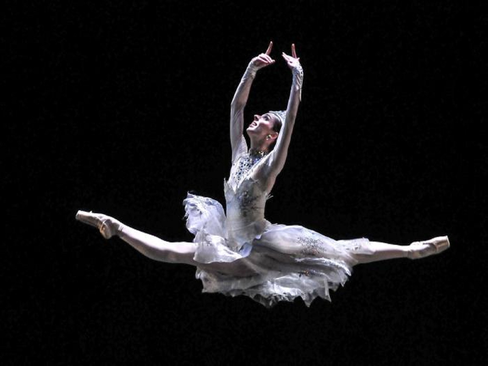  El pas de deux de La reina de las nieves fue uno de los clásicos del Ballet del Teatro Nacional de Praga, que pudo disfrutar el público cubano. Foto: Ariel Cecilio Lemus 
