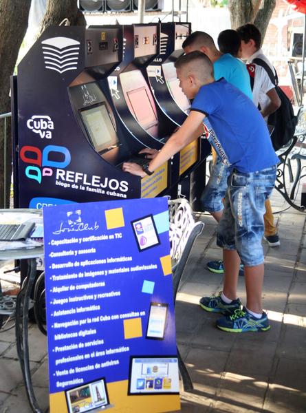 Los videojuegos forman parte de la propuesta de los Joven Club de Computación en le presente edición de la Feria Tecnológica La Guayabera 5.0, en Sancti Spíritus, Cuba, el 21 de febrero de 2018. ACN FOTO/Oscar ALFONSO SOSA/