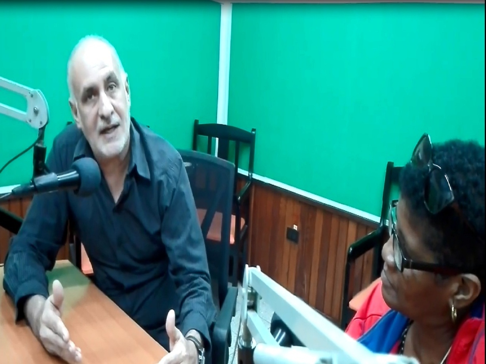 De visita en la provincia de Sancti Spíritus el presidente de la Unión de Periodistas de Cuba habló en la radio provincial sobre las esencias de los cambios que requieren los medios públicos de comunicación .