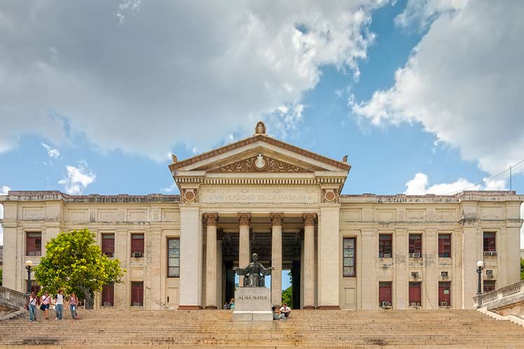 Destacan aniversario 293 de universidad más antigua de Cuba