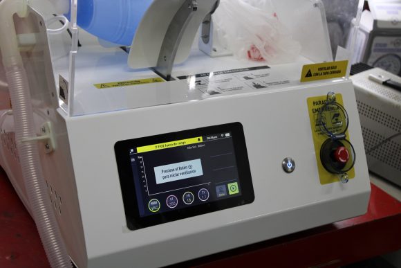 “Correr” tras un ventilador: Montan en Matanzas ventiladores pulmonares desarrollados por Cuba para combatir la COVID-19 (+ Video) “Correr” tras un ventilador: Montan en Matanzas ventiladores pulmonares desarrollados por Cuba para combatir la COVID-19 (+ Video)