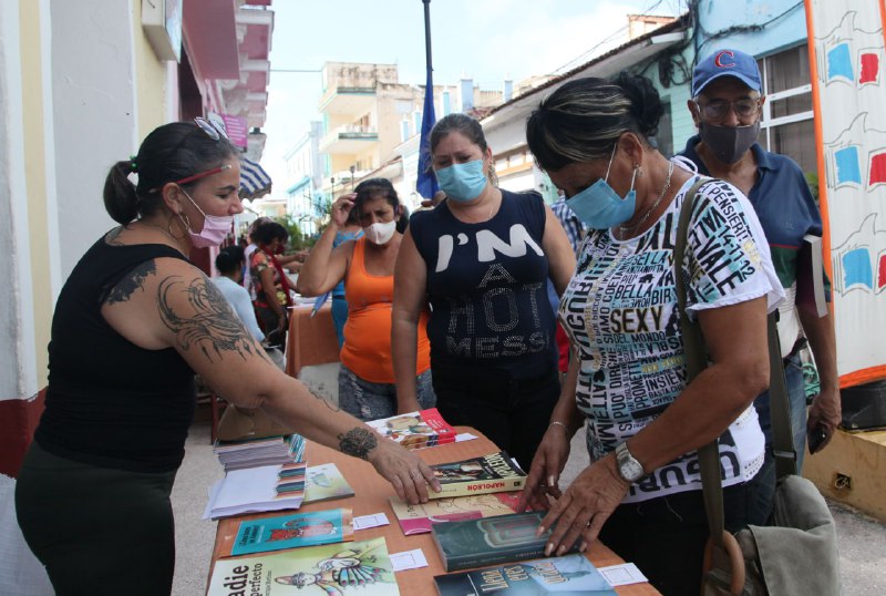 0-19-feria-del-libro-ss-5.jpg