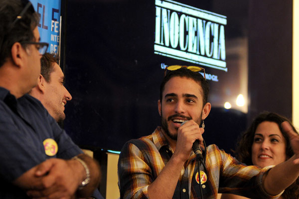 El actor Luis Manuel (C), coprotagónico del largometraje de ficción Inocencia, de Alejandro Gil, durante la conferencia de prensa como parte de las actividades colaterales del 40 Festival Internacional del Nuevo Cine Latinoamericano, en el Hotel Nacional de Cuba, en La Habana, el 8 de diciembre de 2018.  ACN FOTO/Omara GARCÍA MEDEROS