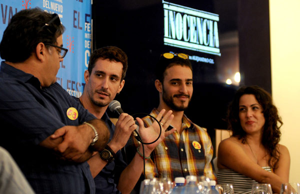 Los actores Yasmany Guerrero (C. izq.), y Luis Manuel (C. der.) y la actriz Yaremis Pérez (D), durante la conferencia de prensa del largometraje de ficción Inocencia, de Alejandro Gil, como parte de las actividades colaterales del 40 Festival Internacional del Nuevo Cine Latinoamericano, en el Hotel Nacional de Cuba, en La Habana, el 8 de diciembre de 2018.  ACN FOTO/Omara GARCÍA MEDEROS