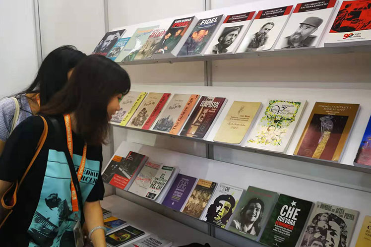 Cuba con presencia fructífera en Feria de Libro en Beijing