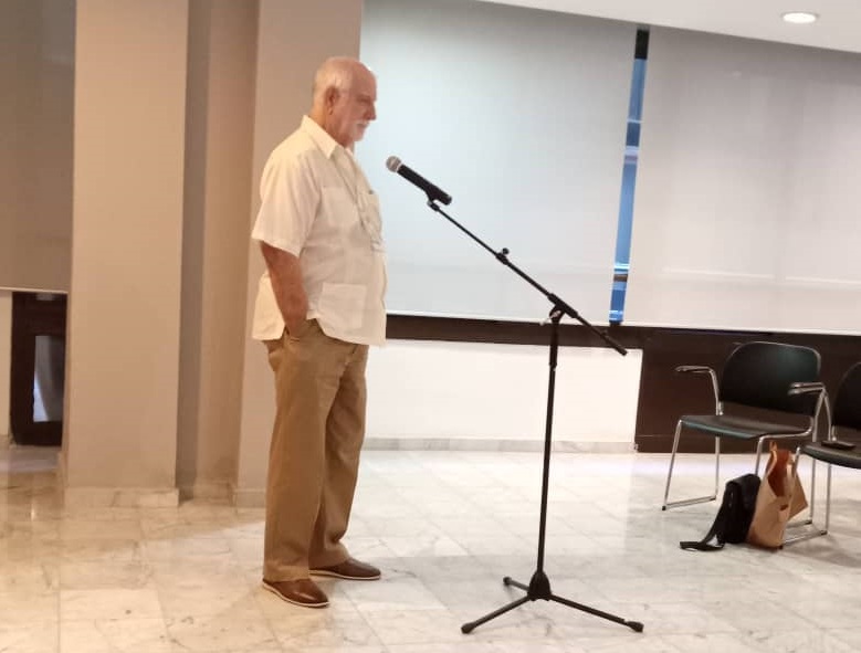 Dr. Manuel Iturralde