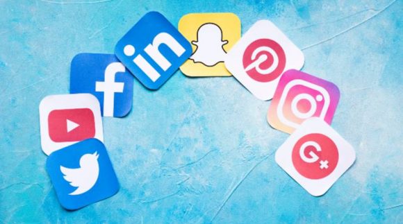 Redes sociales. Ilustración: Trece Bits