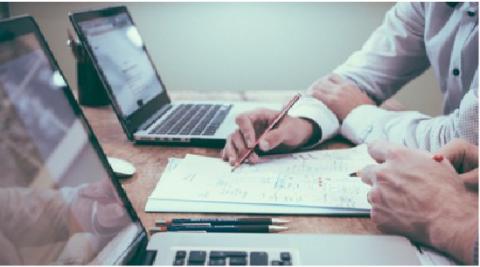 Servicios en línea sobre plataformas propias